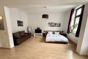 Stilvolles, möbliertes Altbau-Apartment mit Stuck und Aufzug in zentraler Lage nahe dem Leipziger St – 4109 Zentrum-West, Leipzig – Vorschaubild 3