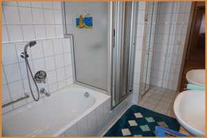 Hereinspaziert in Ihr neues Zuhause ! Top gepflegtes Reihenhaus in zentraler Lage zu verkaufen ! – Zell am Harmersbach, Ortenaukreis, 77736 Ortenaukreis – Vorschaubild 35