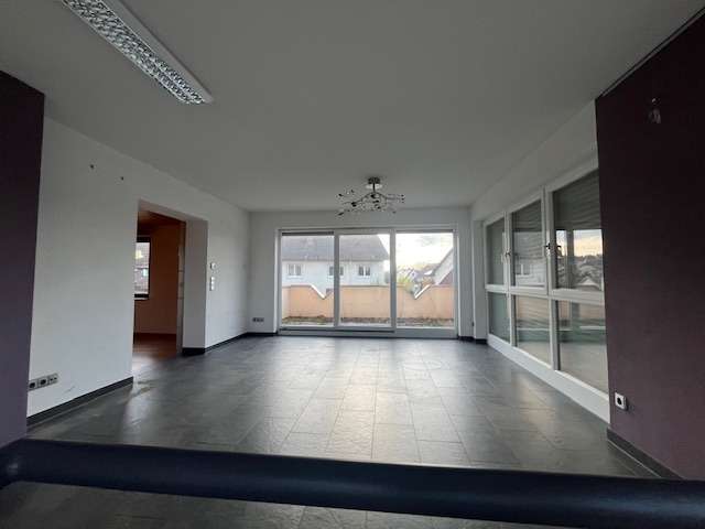 Immobilie in Dietingen - Großzügige Doppelhaushälfte mit Wintergarten, bezugsfrei! - Bild 0