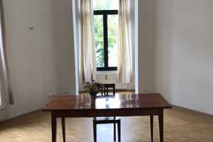 Stilvolle, modernisierte 2-Zimmer-Wohnung mit Einbauküche in Aachen – Vaalser Str 53, 52074 Aachen – Vorschaubild 2