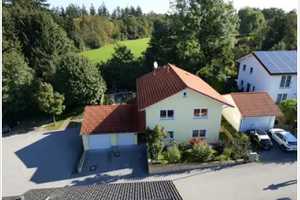 Geräumiges, gepflegtes 6-Raum-Mehrfamilienhaus in Bernried am Starnberger See – Weilheim-Schongau (Kreis) – Vorschaubild 1