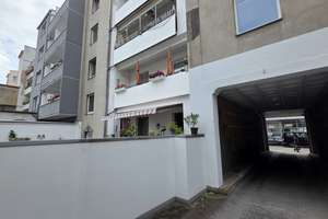 Solides MFH in Düsseldorf Friedrichstadt – 40215 Friedrichstadt, Düsseldorf – Vorschaubild 4