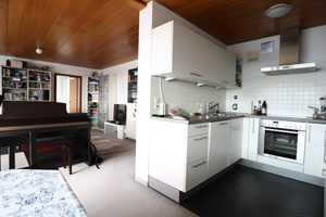 Helle 2,5-Zimmer-Eigentumswohnung mit Balkon und Weitblick – Stuttgart – Vorschaubild 2