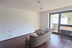 helle 4 - Zimmer Wohnung in Köln Rodenkirchen (Ortskern) mit 2 Balkonen- WG geeignet  – Die vollständige Adresse der Immobilie erhältst du vom Anbieter., 50996 Rodenkirchen (Ortsteil), Köln – Vorschaubild 11