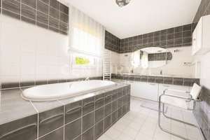 Bungalowrefugium mit Garten und Entwicklungspotenzial – Die vollständige Adresse der Immobilie erhältst du vom Anbieter., 42719 Gräfrath, Solingen – Vorschaubild 18
