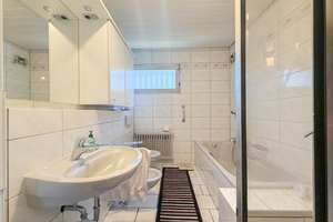 Bungalow mit schönem Garten und Doppelgarage in ruhiger Lage von Niederfüllbach – Die vollständige Adresse der Immobilie erhältst du vom Anbieter., 96489 Niederfüllbach – Vorschaubild 9