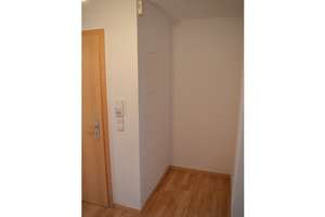 Schöne 2-Zimmer-DG-Wohnung in gutem Zustand mit Garage – Die vollständige Adresse der Immobilie erhältst du vom Anbieter., 76149 Neureut, Karlsruhe – Vorschaubild 5