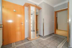 Ideal für ein zu pflegendes Familienmitglied, als Mehrgenerationen-Haus oder mit Praxis / Büro – Die vollständige Adresse der Immobilie erhältst du vom Anbieter., 47443 Hochstraß, Moers – Vorschaubild 5