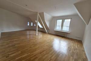 Großzügige 2-Zimmer-Dachgeschosswohnung direkt in der Einkaufsstraße von Gelsenkirchen-Buer