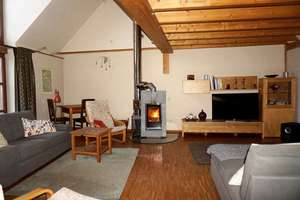 Schön gelegen in Pfeffelbach: 2 Häuser: 1 x ca. 194m² saniert,  1 x ca. 125m² renovierungsbedarf, mi – Die vollständige Adresse der Immobilie erhältst du vom Anbieter., 66871 Pfeffelbach – Vorschaubild 2