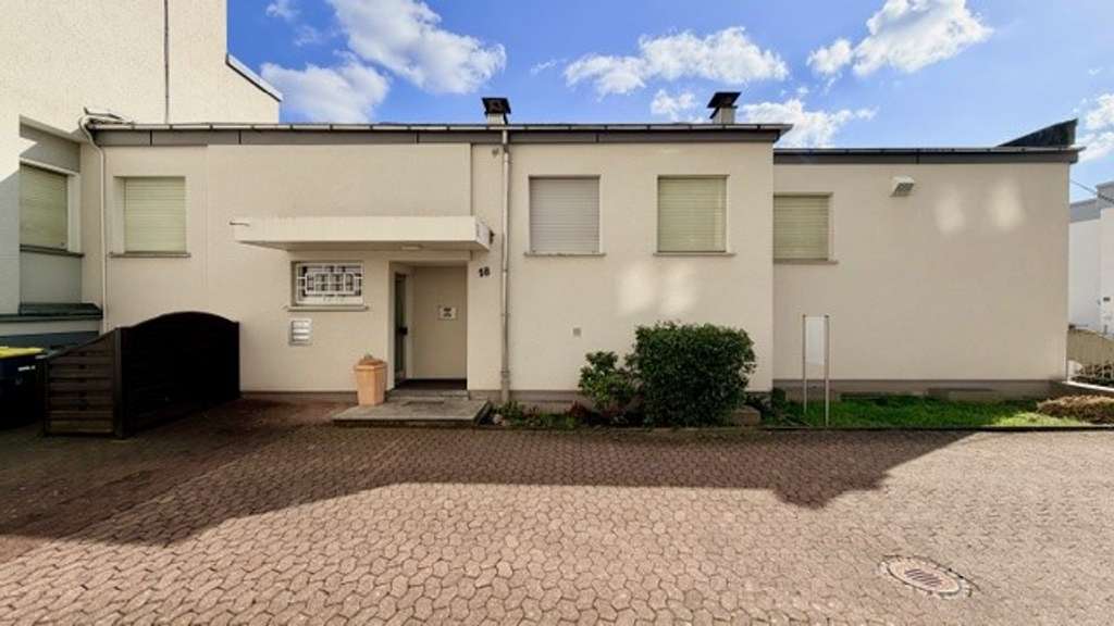 Immobilie in Iserlohn - Groß, sonnig, voller Möglichkeiten: 3 Zimmer auf 122 m² mit riesiger Terrasse - Bild 1