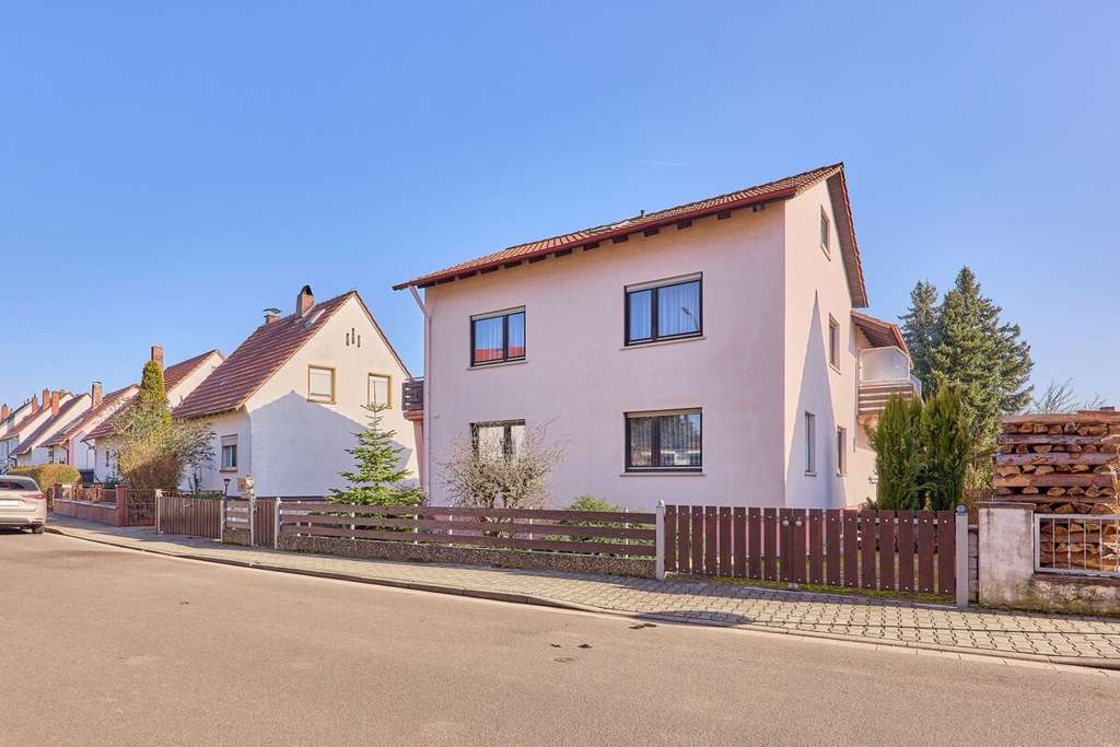 Immobilie in Eisenberg (Pfalz) - 1-2 Familienhaus in ruhiger Lage von Kerzenheim zu verkaufen !! - Bild 1