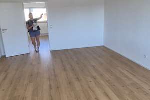 1750 € - 107 m² - 4.5 Zi.
Zentral gelegene Wohnung an der Donau
Kernsaniert in 2024 – Die vollständige Adresse der Immobilie erhältst du vom Anbieter., 89231 Neu-Ulm – Vorschaubild 7