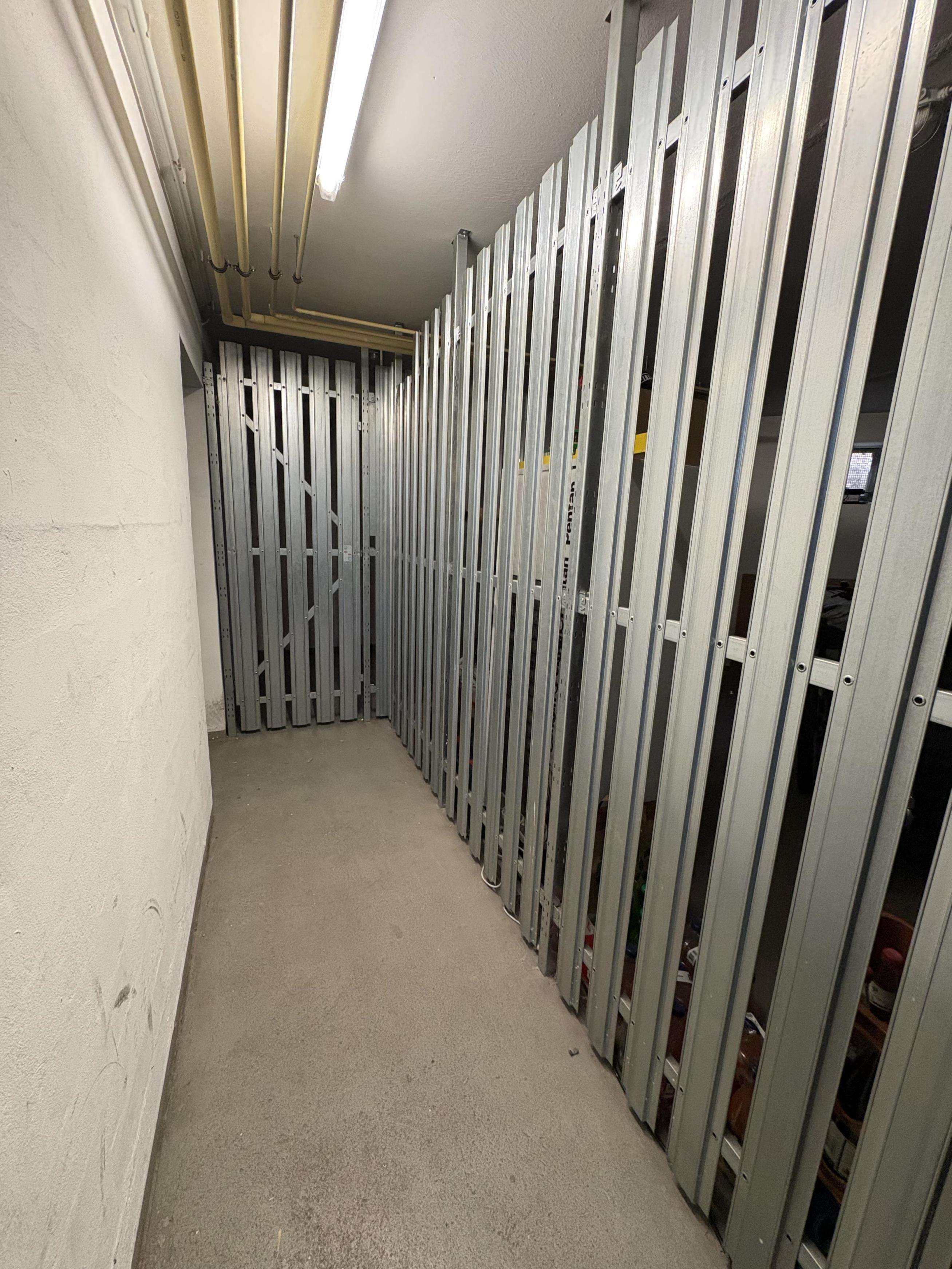 2-Raum-Wohnung | Balkon | Außenstellplatz | Unsaniert | Leerstand, Leipzig Kreis – Bild 4