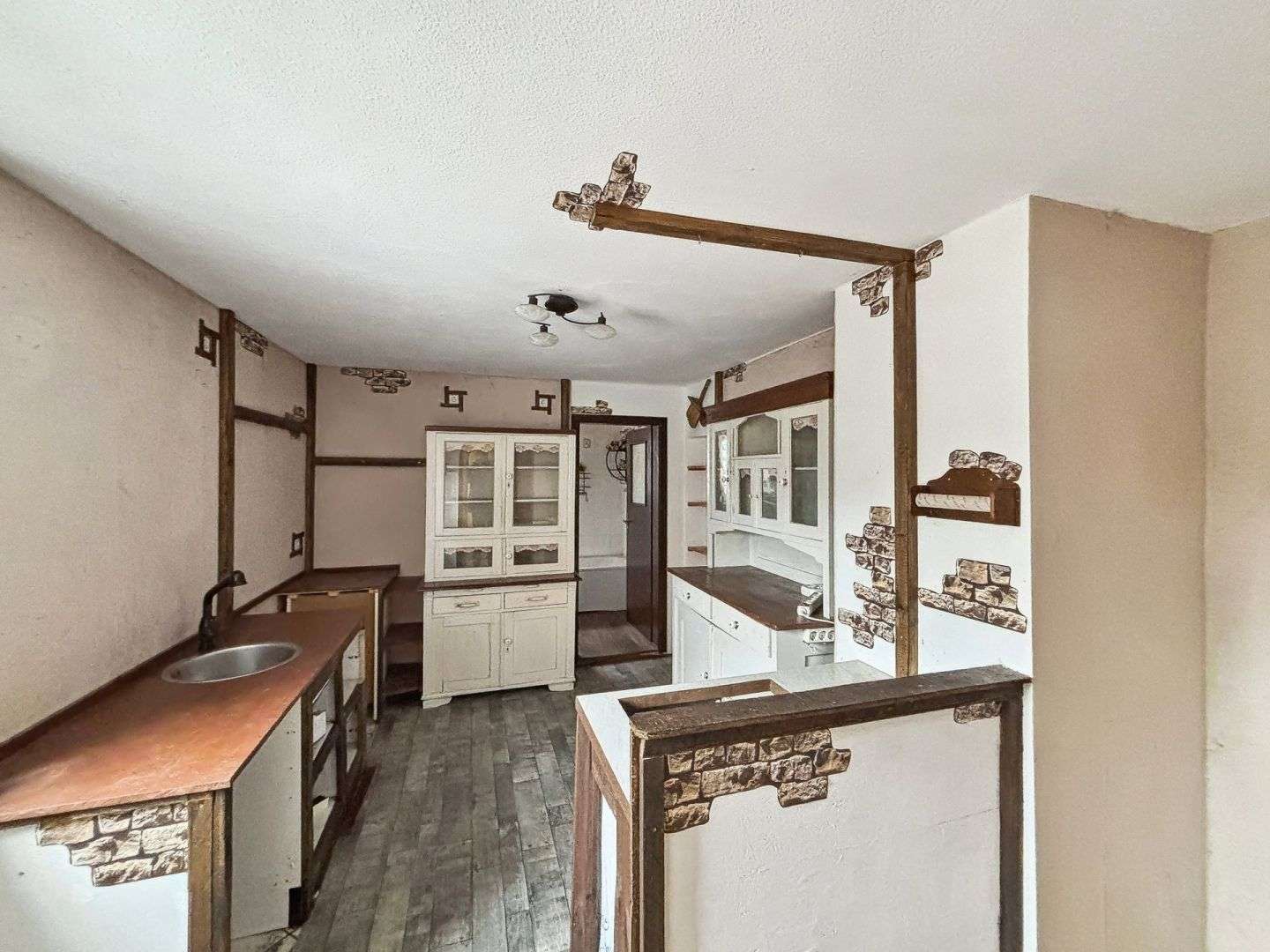 Immobilie in Niedere Börde - Groß Ammensleben - Charmantes Wohnhaus mit Galerie, Gewölbekeller und Nebengelass - Bild 1