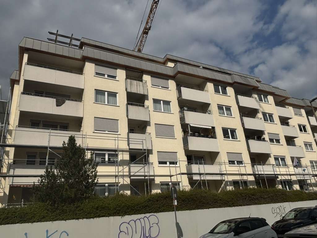 Renovierungsbedürftige 2-Zimmer Wohnung im 4. OG mit Aufzug in Göppingen, Göppingen Kreis – Bild 1