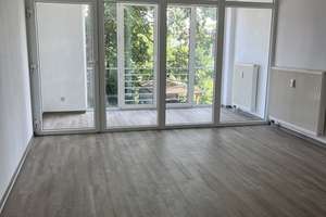 sehr gepflegte seniorengeeignete 2-Zimmer-Wohnung mit EBK und Fahrstuhl – Weserstraße 85, 27572 Wulsdorf, Bremerhaven – Vorschaubild 2