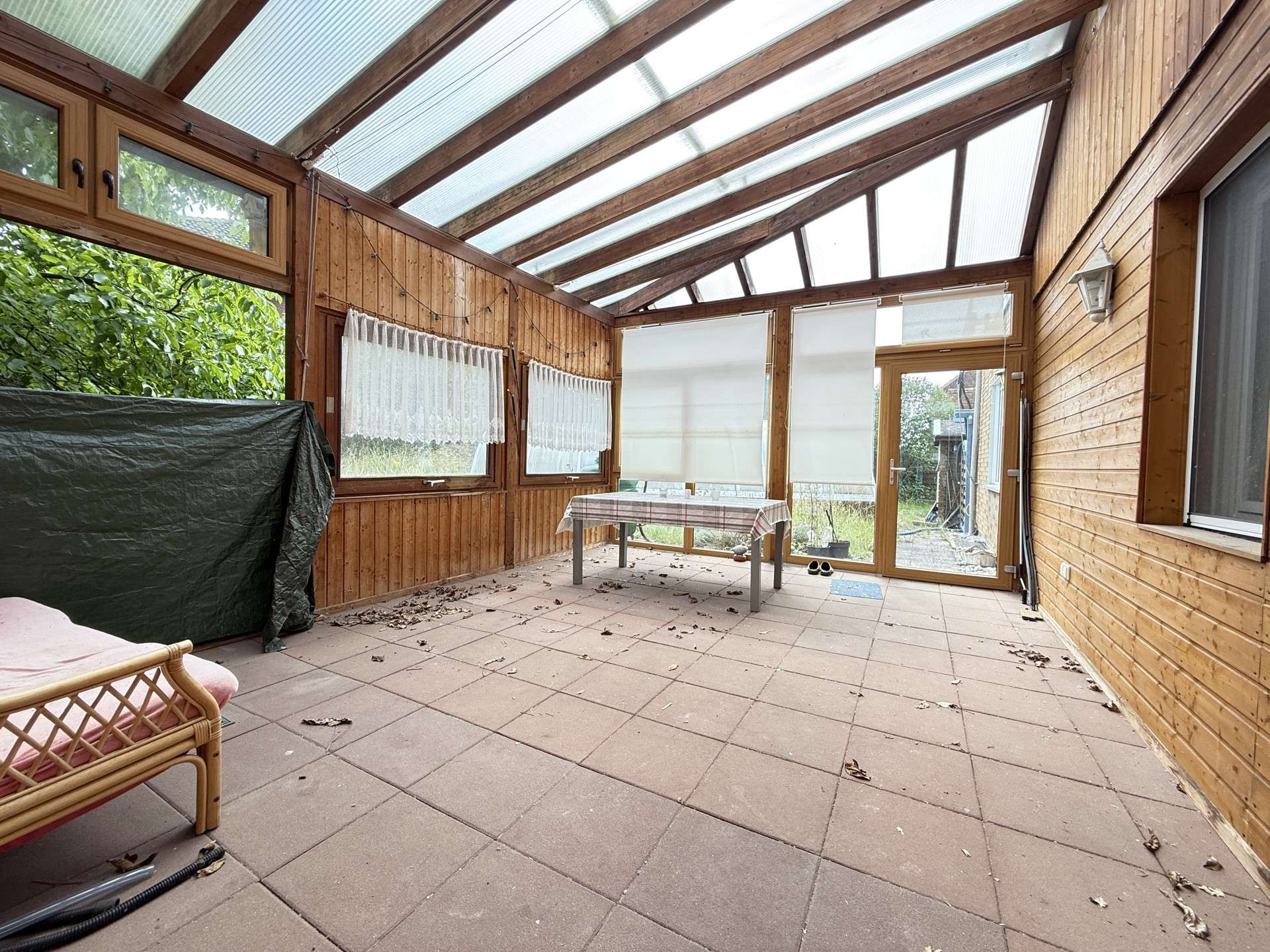 Immobilie in Herdorf - Viel Platz für die Familie – großzügiges Einfamilienhaus mit Wintergarten, Pool und zwei Garagen! - Bild 0