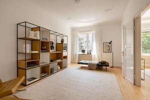 Großzügigkeit im Herzen Schwabings: Stilvoller Altbau mit 6 Zimmern und ruhigem Innenhof-Balkon – Die vollständige Adresse der Immobilie erhältst du vom Anbieter., 80796 Neuschwabing, München – Vorschaubild 4