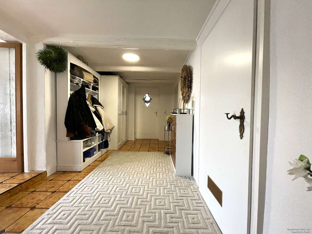 Immobilie in Künzing - Gepflegtes Haus mit großem Grundstück in zentraler Lage von Künzing! - Bild 4