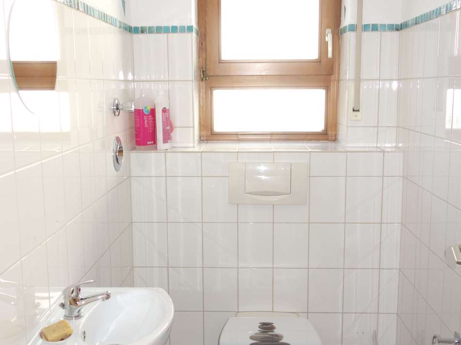 separates WC