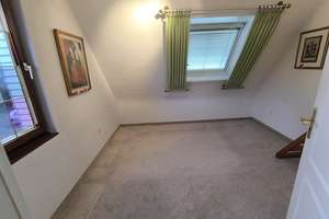 Ihr neues Zuhause in Duisburg-Rheinhausen!
Einfamilienhaus sucht neue Eigentümer – Die vollständige Adresse der Immobilie erhältst du vom Anbieter., 47228 Bergheim, Duisburg – Vorschaubild 24