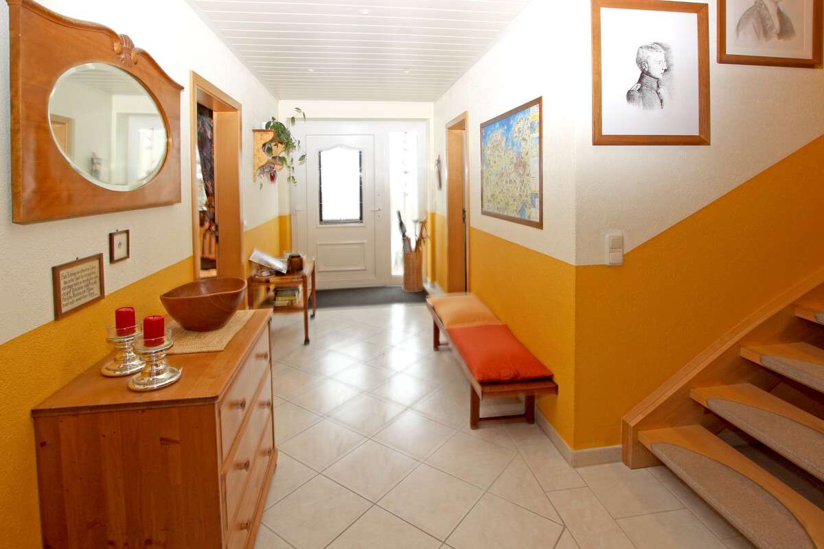 Immobilie in Kalkhorst - Familienwohnsitz oder Ferienhaus ?
Schönes Wohnhaus mit 5 Zimmern, Kamin, Sauna und Doppelgarage in - Bild 2