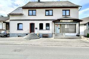 **Geräumiges Wohnhaus mit großzügiger Gewerbefläche in Atzelgift** – Die vollständige Adresse der Immobilie erhältst du vom Anbieter., 57629 Atzelgift – Vorschaubild 3