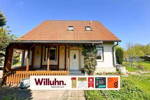 **Frisch renoviert und bezugsfrei | Idyllischer Garten | Garage und Carport**