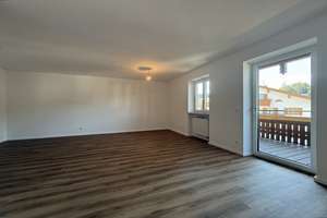 Liebevoll renoviert - Charmante 3-Zimmer-Dachgeschosswohnung im Herzen von Palling