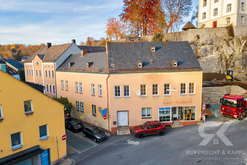 Immobilie in Arzberg - Charmantes Wohn- und Geschäftshaus mit historischem Flair und viel Potenzial im Herzen von Arzberg - Bild 0