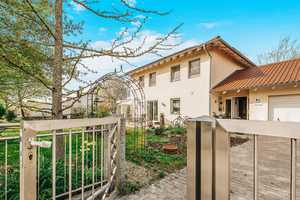 Einzigartig & Energieeffizient!
Einfamilienhaus mit Praxis und idyllischem Garten in ruhiger Lage! – Straubing-Bogen (Kreis) – Vorschaubild 2