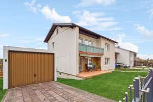 Zweifamilienhaus mit 6-Zimmer Haus in Neumarkt Sankt Veit zu vermieten. WF: 131m² Von privat. – Die vollständige Adresse der Immobilie erhältst du vom Anbieter., 84494 Neumarkt-Sankt Veit – Vorschaubild 4