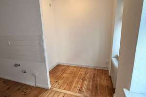 Frisch renovierte Altbauwohnung mit Balkon und neuer Einbauküche – Die vollständige Adresse der Immobilie erhältst du vom Anbieter., 13583 Falkenhagener Feld, Berlin – Vorschaubild 3
