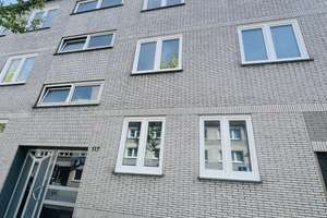 Erstbezug nach Sanierung: 3,5-Zimmer-Wohnung mit Balkon in Duisburg-Mittelmeiderich – Bahnhofstraße 117, 47137 Mittelmeiderich, Duisburg – Vorschaubild 1