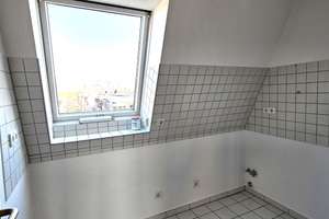 Kuschelnest unterm Dach! Single-Whg. Schöne Wohnlage im Dresdner Stadtteil Laubegast. – Am Mitteltännicht 10, 1279 Laubegast, Dresden – Vorschaubild 4