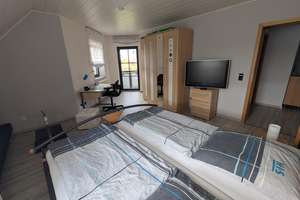 -Maklerfrei- Top gepflegtes, komfortables Familienhaus mit nachhaltiger Technik und Traumgarten – Die vollständige Adresse der Immobilie erhältst du vom Anbieter., 95497 Goldkronach – Vorschaubild 17