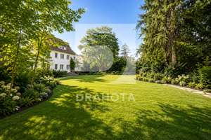 Herrschaftliche Architektenvilla auf 2.793 m² Parkgrundstück in Bestlage von Fürth-Dambach