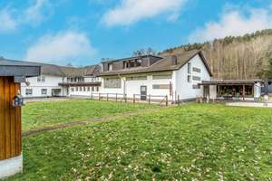 Einzigartiges Anwesen - großzügiges Wohn- & Geschäftshaus in Hellenthal. *provisionsfrei* – Reifferscheider Str. 14, 53940 Hellenthal – Vorschaubild 6