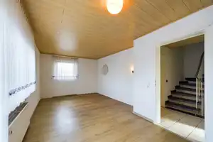 Gepflegtes Einfamilienhaus mit Platz für die ganze Familie | Große Doppelgarage, EBK & neues Bad – Heilbronn (Kreis) – Vorschaubild 16