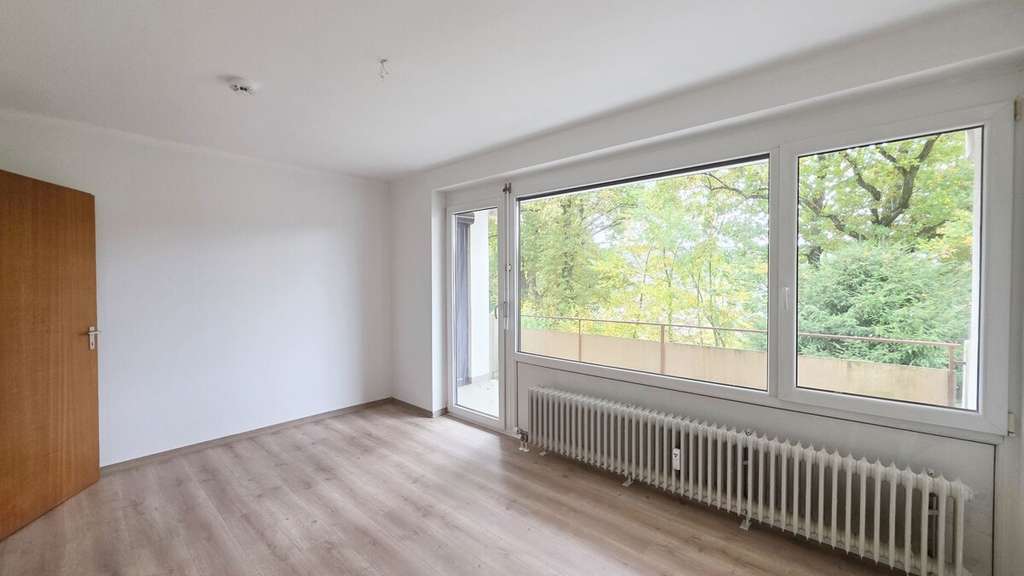 Immobilie in Bad Soden-Salmünster - Wilhelm Immobilien. Sonniges Wohnglück in Bad Soden: Renovierte 2-Zimmer-Wohnung mit großem Balkon - Bild 3