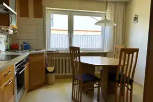 Geräumiges Mehrfamilienhaus mit drei separaten Wohnungen und gepflegtem Garten – Fürth (Kreis) – Vorschaubild 3