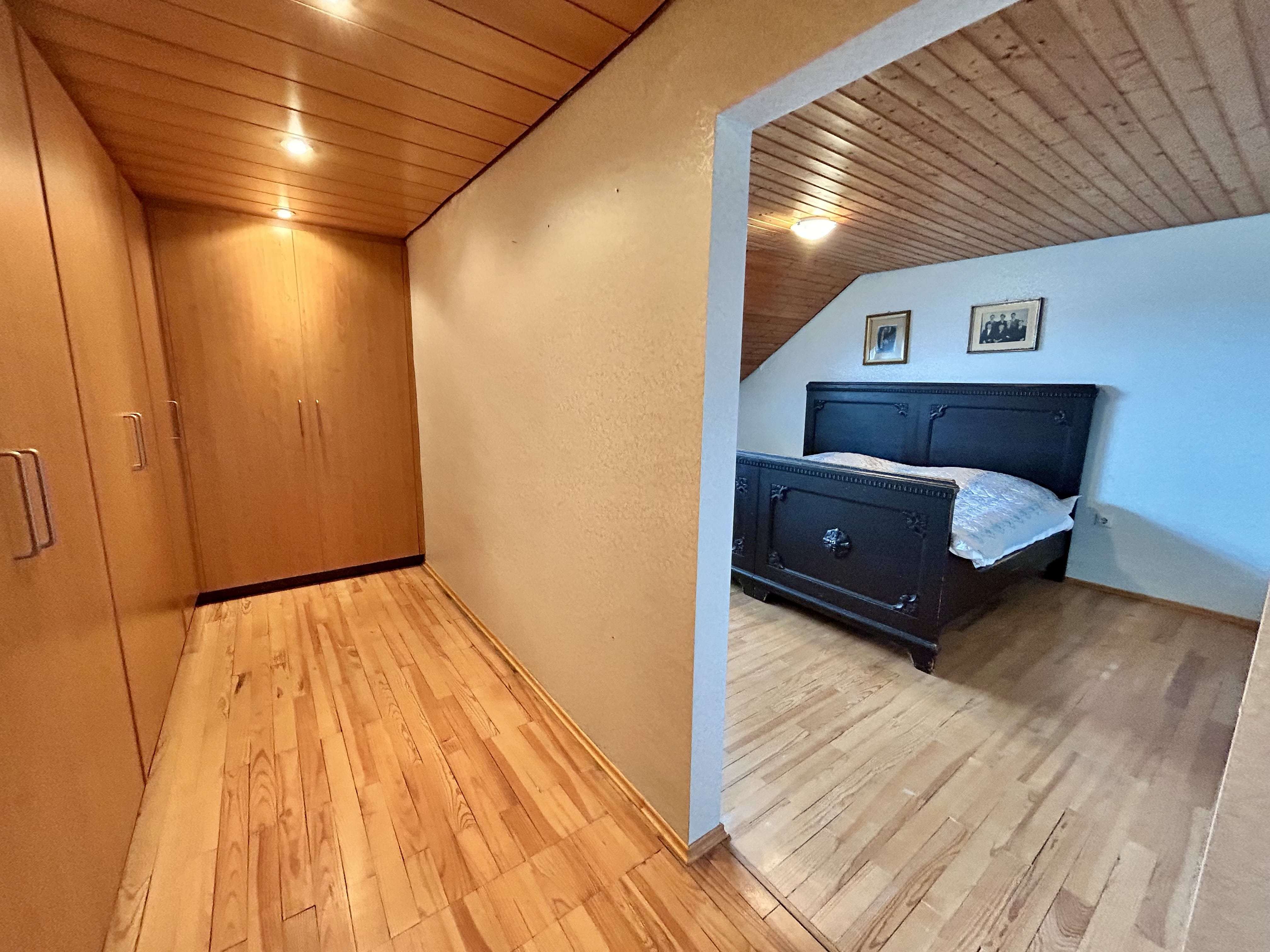 Immobilie in Weiskirchen - Großes Wohnhaus mit ehemaliger Gaststätte in Weiskirchen - Rappweiler - Bild 1