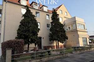 Renovierte, sehr helle 3-Zimmerwohnung , mit moderner EBK, super zentral gelegen