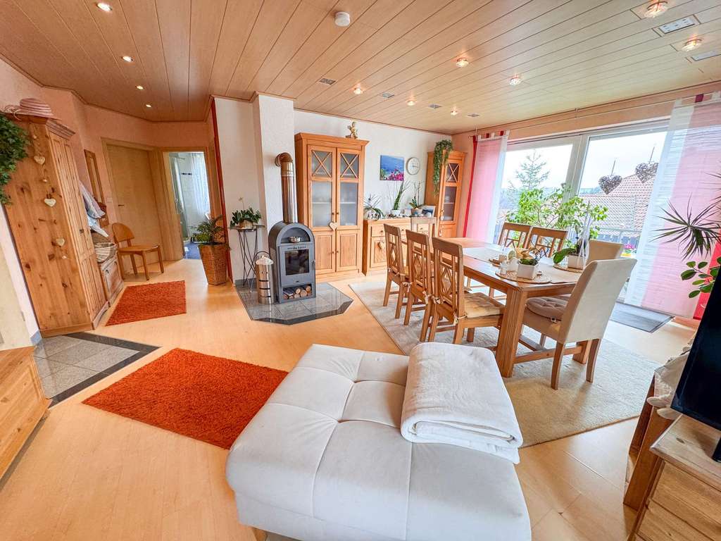 Immobilie in Höpfingen - Großzügiges Wohnen in ruhiger Lage! - Bild 1