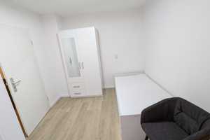 Jedes Zimmer mit eigenem Bad (großer Garten) – Kittlerstraße 6, 74076 Heilbronn – Vorschaubild 2