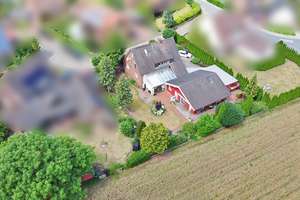Wohnidyll - Dreifamilienhaus  mit verbundenem Bungalow & traumhaftem Garten - Anlage - Seckenhausen – Die vollständige Adresse der Immobilie erhältst du vom Anbieter., 28816 Stuhr – Vorschaubild 1