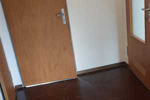 Frisch renovierte 2-Zimmer-Dachgeschosswohnung in gepflegtem Mehrfamilienhaus – Eisenbahnweg 34, 52068 Aachen – Vorschaubild 4