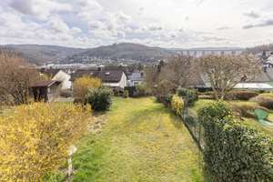 Wohnen mit Perspektive – Split-Level-Haus mit Garten und Entwicklungsmöglichkeiten