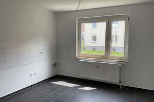 Grünes Wohnumfeld - 2-Zimmer Wohnung im Erdgeschoss in Bielefeld – Am Rohrwerk 32, 33647 Brackwede, Bielefeld – Vorschaubild 3